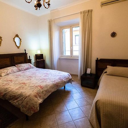 روما Camere Del Camerlengo الغرفة الصورة